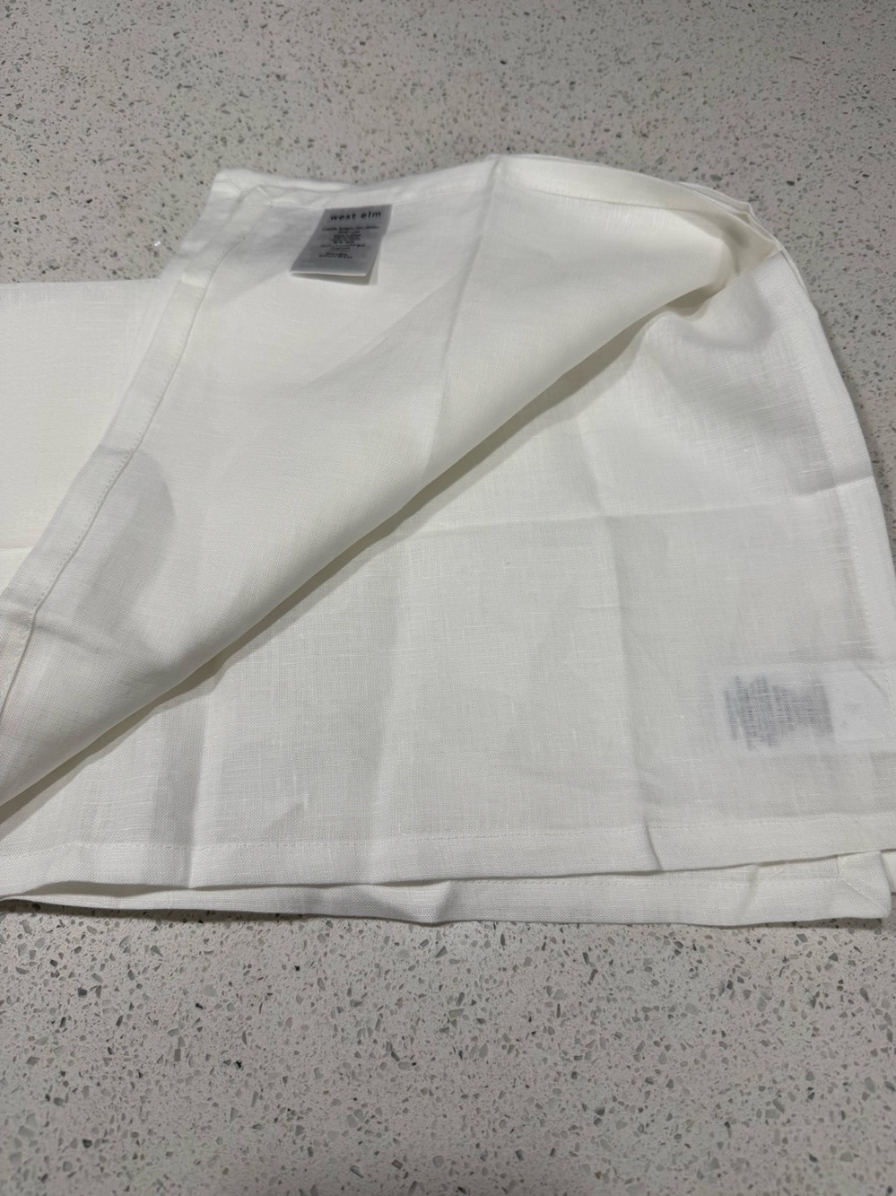 West Elm Set Of 4  White 100% Linen Napkin with Subtle Weave L1L2